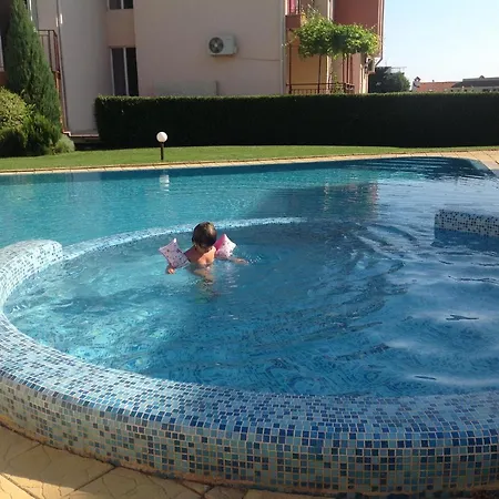 Daire By The Sea With Pool *